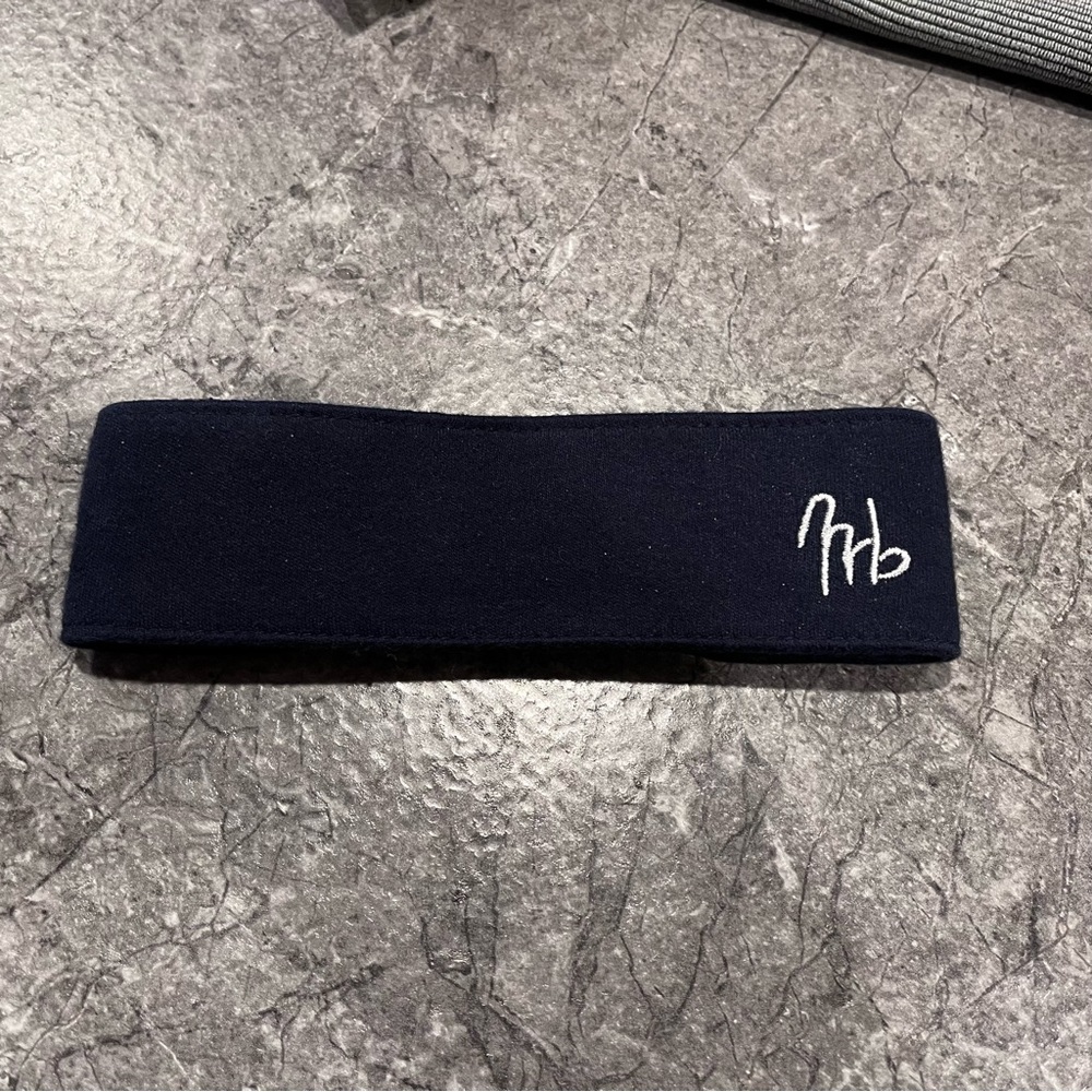 Maeband - expands waistband during early pregnancy